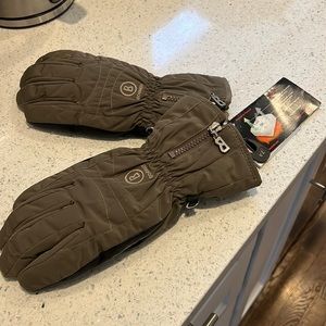 Bogner ski gloves size 7.5 brand new